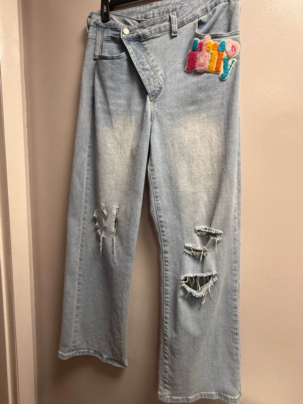 EUVC Dolly Parton Distressed Jeans w/Unique “Raised on Dolly” Patch 33 Waist/14
